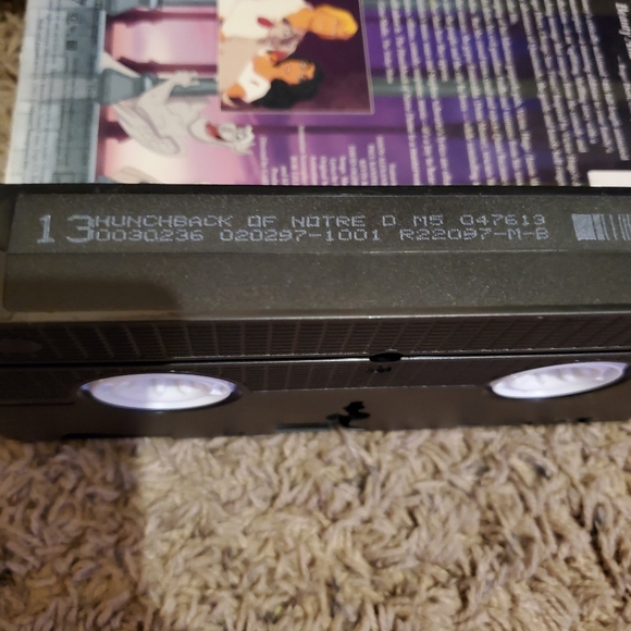 🛍The Hunchback of Notre Dame VHS Walt Disney Masterpiece Collection - Picture 9 of 9